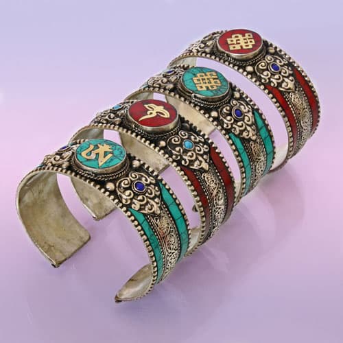 00982 Браслет "Символы Буддизма" размер свободный, камень/металл